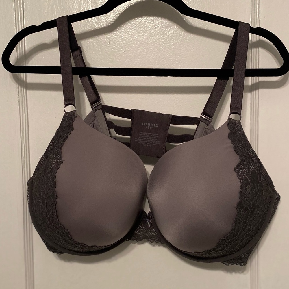 EUC Torrid Gray Push up plunge bra